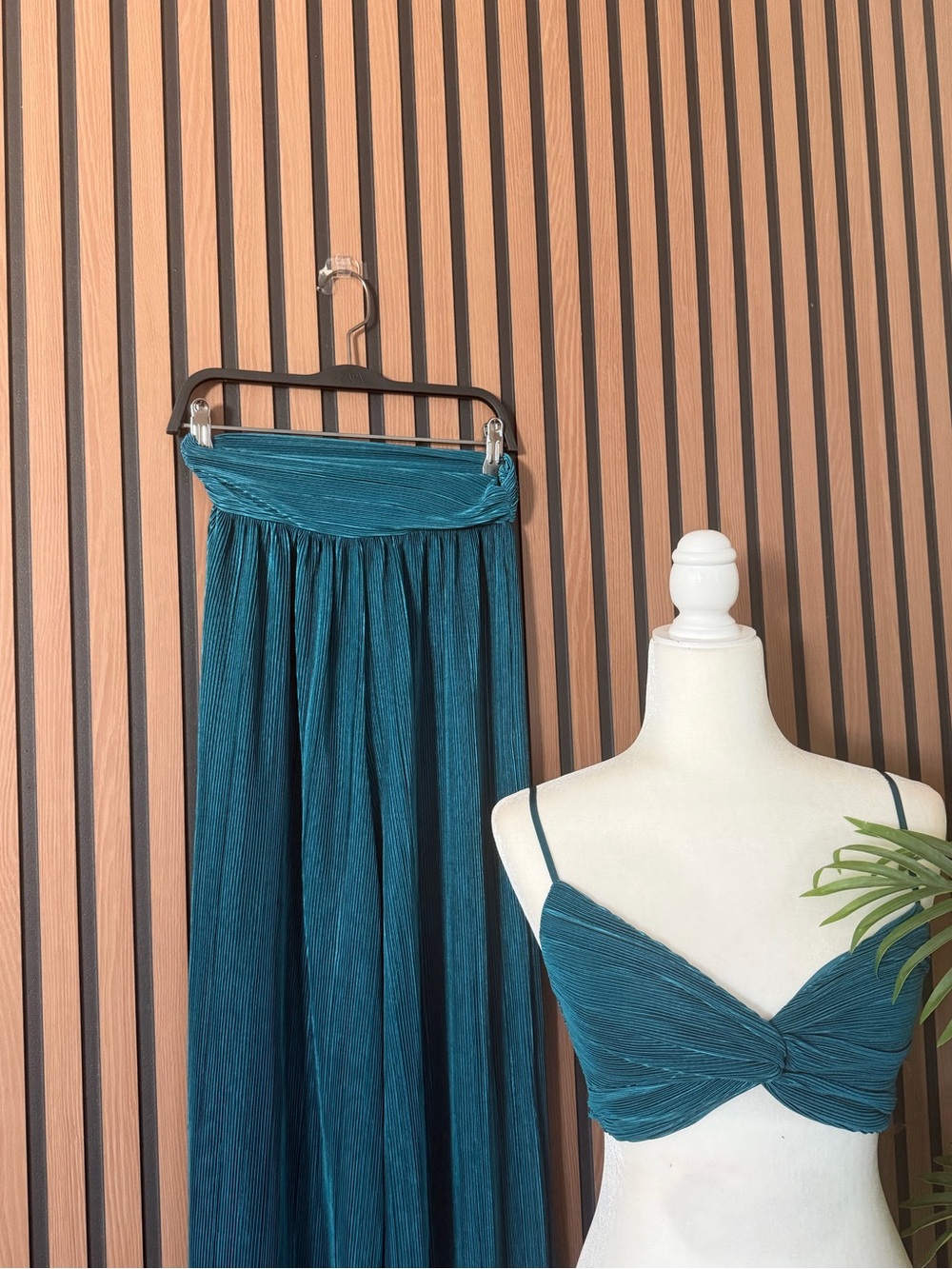 Windsor Teal Vacation Set
